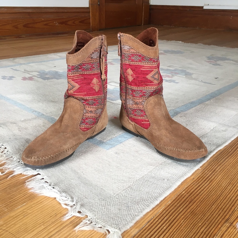 Minnetonka Baja Boot